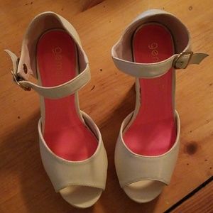 New without box, Gemeiqi Cream Platform Sandals